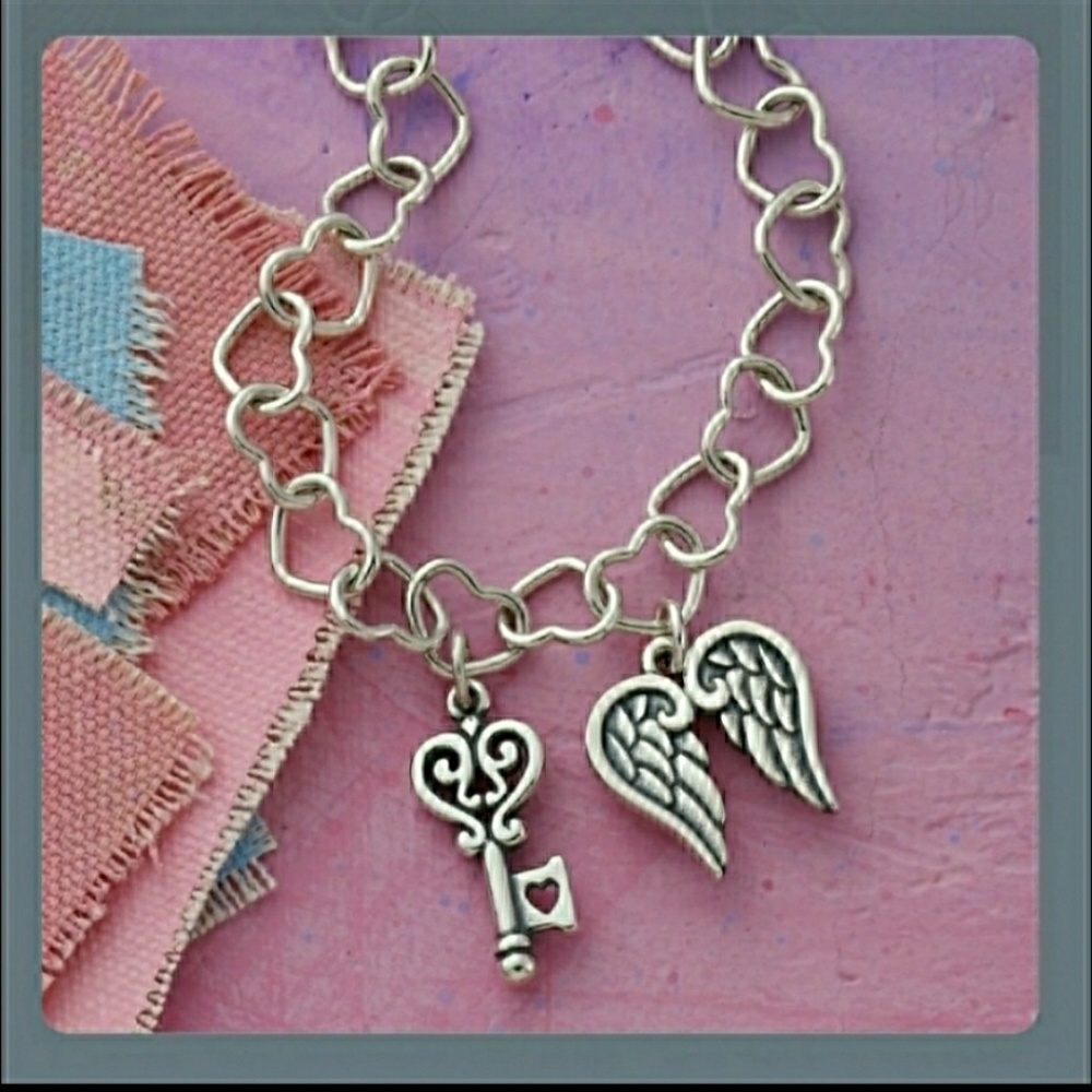 🆕James Avery Sterling Silver Connected Hearts Bracelet (charm's not included).